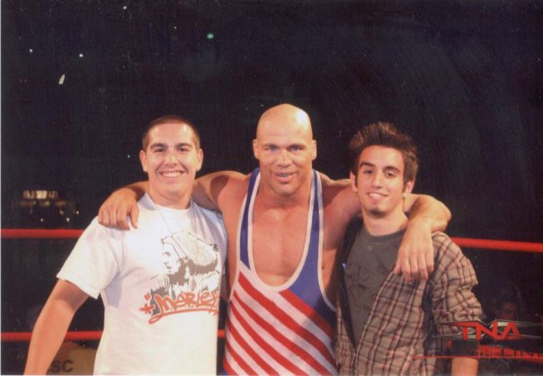 1924189_41903553899_592_n